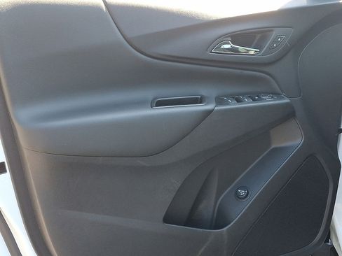 Certified 2024 Chevrolet Equinox LT FWD image 10
