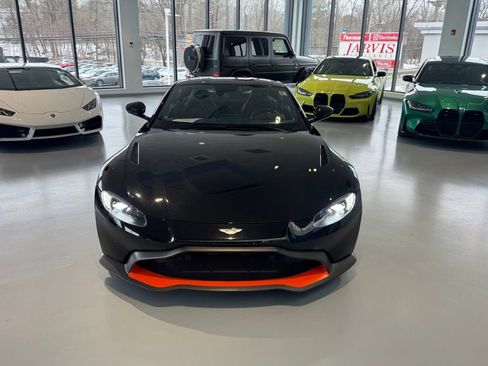 Used 2020 Aston Martin V8 Vantage Coupe image 10