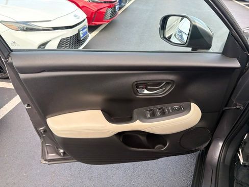 Used 2023 Honda HR-V LX image 18
