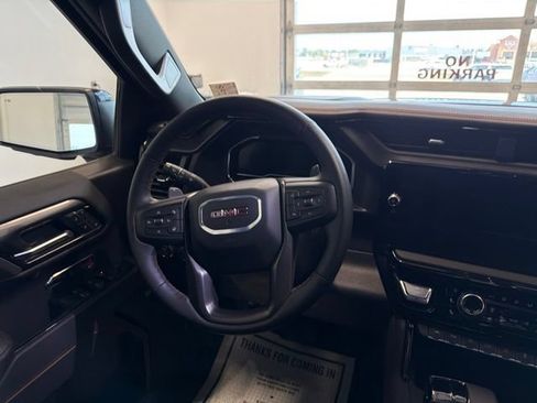 Used 2025 GMC Sierra 1500 AT4 w/ Technology Package AWD/4WD image 34