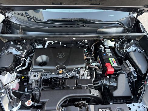 Used 2021 Toyota RAV4 XLE Premium image 18