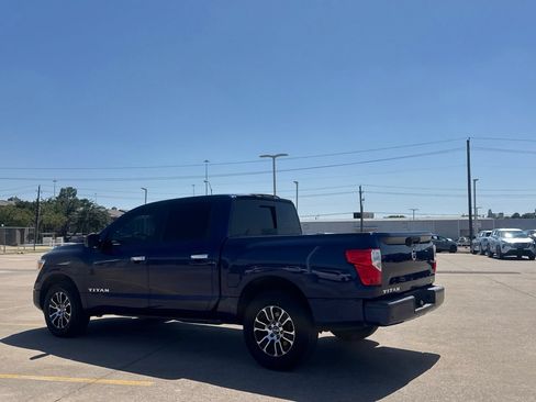 Used 2021 Nissan Titan SV RWD image 19