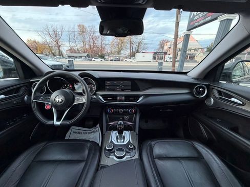 Used 2018 Alfa Romeo Stelvio Ti AWD/4WD image 30