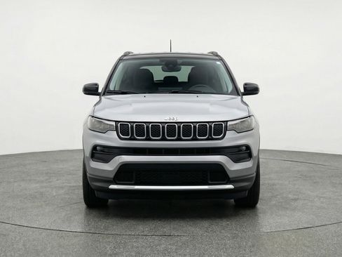 Used 2025 Jeep Compass Limited image 2