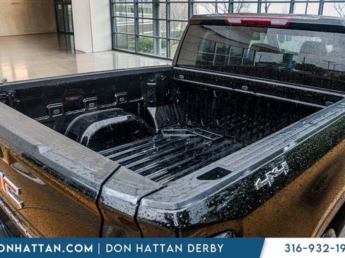 Used 2025 GMC Sierra 1500 SLT AWD/4WD image 28