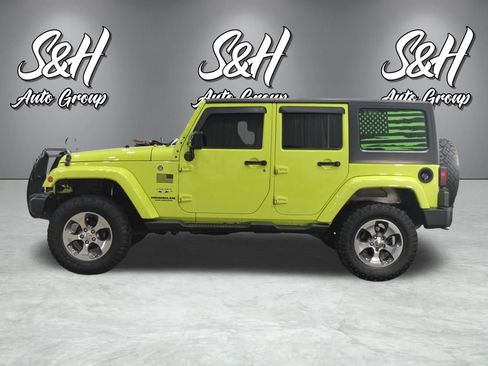 Used 2016 Jeep Wrangler Unlimited Sahara w/ Connectivity Group AWD/4WD image 11
