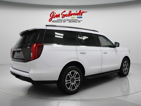Used 2025 Ford Expedition Active AWD/4WD image 6