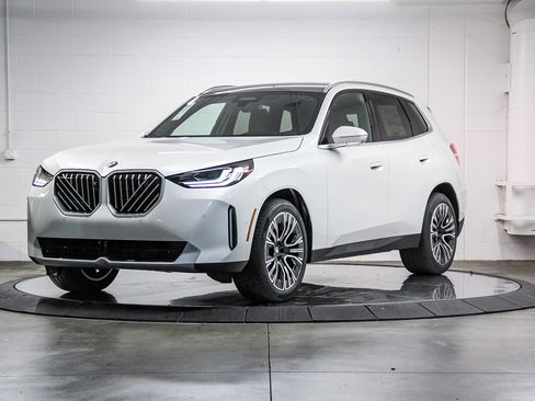 New 2026 BMW X3 xDrive30 w/ Premium Package image 3