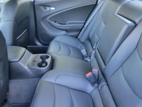 Used 2017 Chevrolet Volt LT w/ Comfort Package image 10