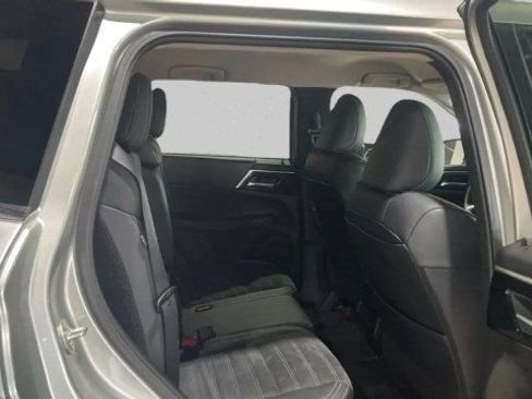 Used 2024 Mitsubishi Outlander SE AWD/4WD image 19