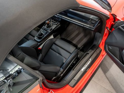 Certified 2025 Porsche 911 Carrera T RWD image 23
