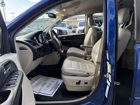 Used 2013 Dodge Grand Caravan SXT image 33