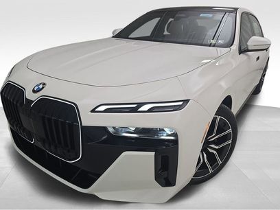 New 2025 BMW 740i xDrive w/ Premium Package