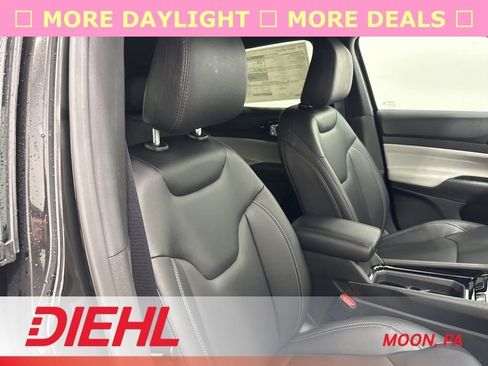New 2026 Jeep Compass Limited AWD/4WD image 14