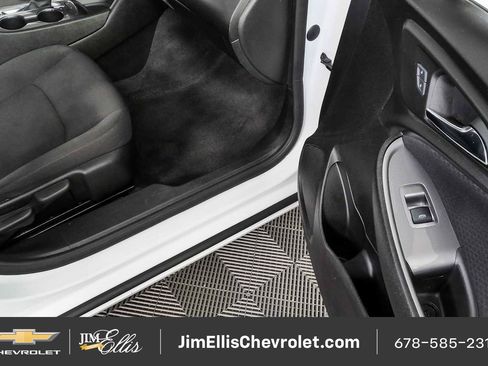 Certified 2025 Chevrolet Malibu LT FWD image 14