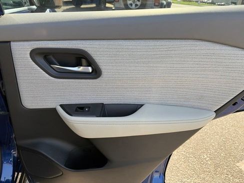 Used 2021 Nissan Rogue SV FWD image 18