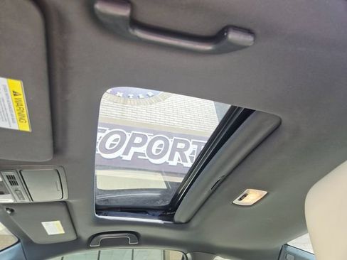 Used 2017 Honda Accord EX-L image 10