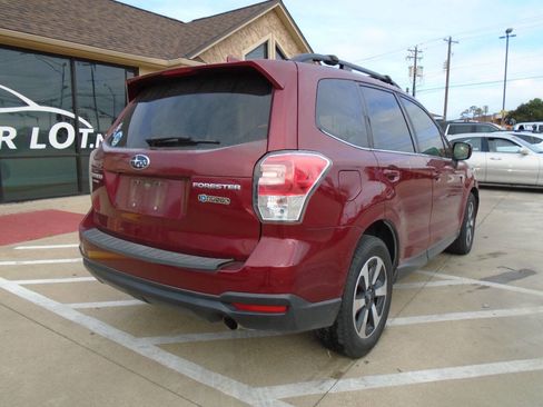 Used 2018 Subaru Forester 2.5i Limited w/ Popular Package #3B image 6