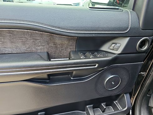 Used 2020 Ford Expedition Max Limited image 16