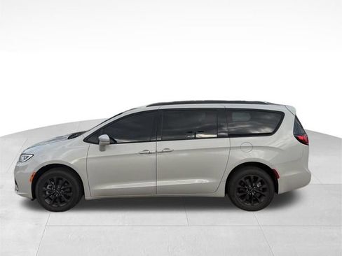Used 2021 Chrysler Pacifica Touring-L w/ S Appearance Package AWD/4WD image 1