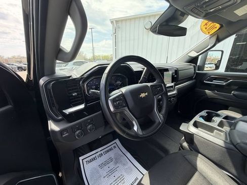 Used 2024 Chevrolet Silverado 2500 LT AWD/4WD image 15