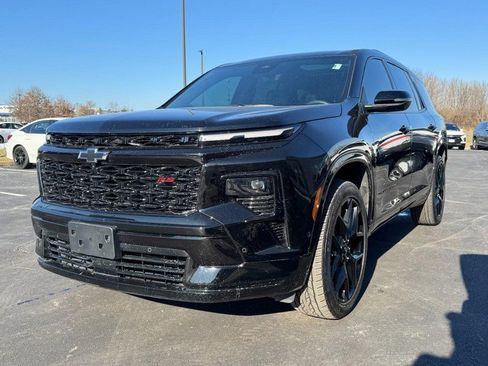 Used 2024 Chevrolet Traverse RS image 8