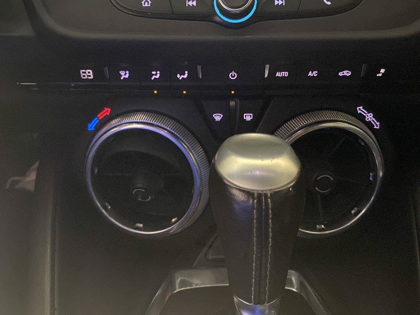 Used 2020 Chevrolet Camaro LT RWD image 28