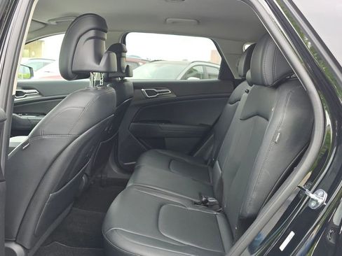 Certified 2025 Kia Sportage EX AWD/4WD image 18