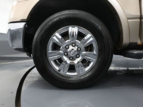 Used 2011 Ford F150 Lariat w/ Lariat Chrome Pkg image 17