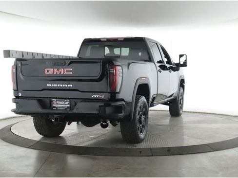 Used 2025 GMC Sierra 2500 AT4 AWD/4WD image 7