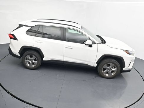 Used 2024 Toyota RAV4 XLE AWD/4WD image 17