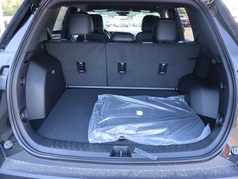 New 2026 Chevrolet Equinox LT w/ Convenience Package II FWD image 24