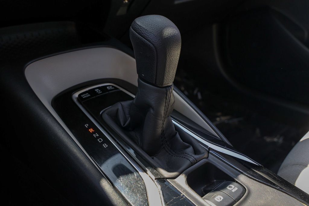 Used 2020 Toyota Corolla LE FWD image 30