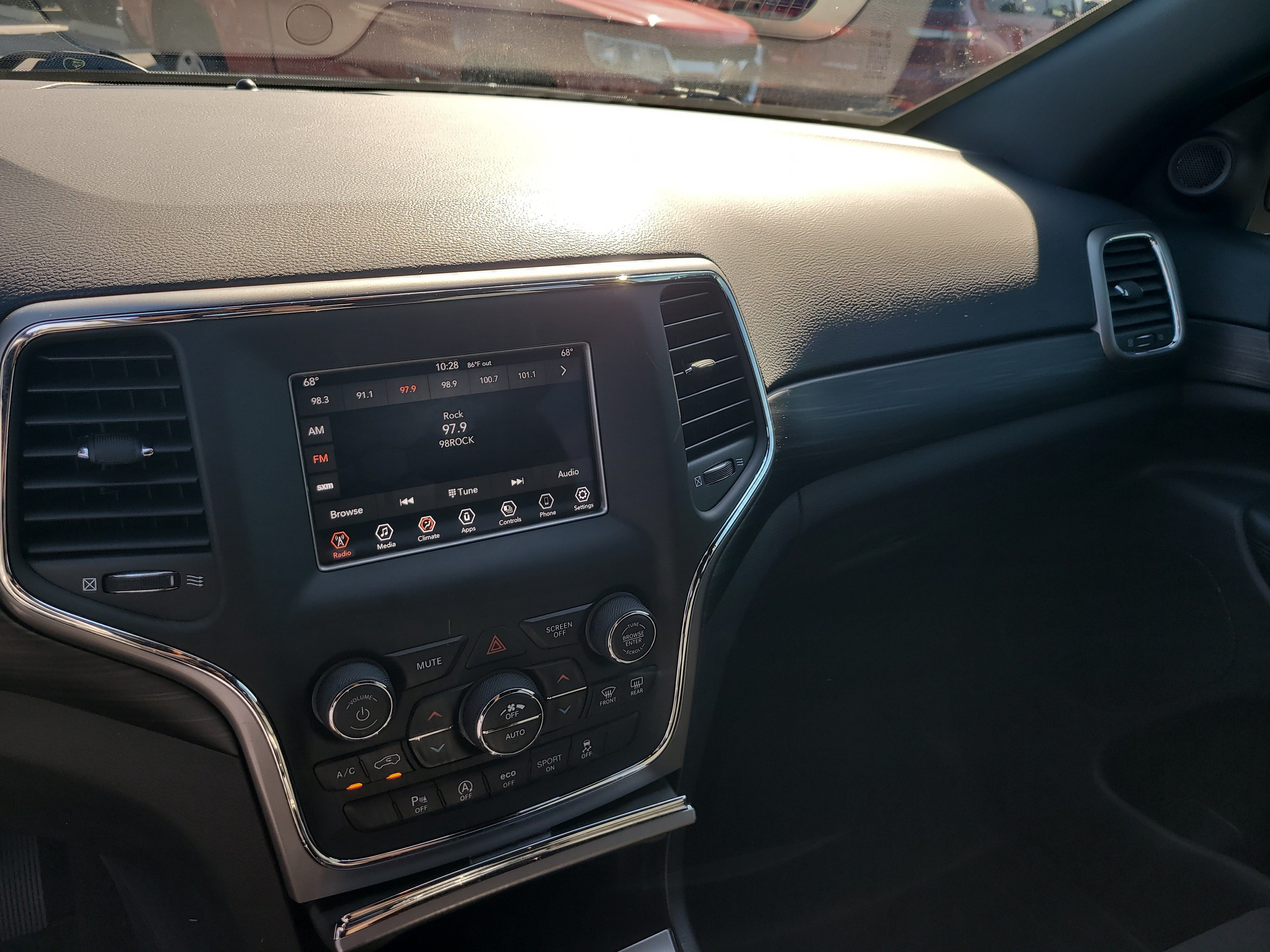 Used 2021 Jeep Grand Cherokee Laredo AWD/4WD image 20