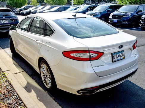Used 2015 Ford Fusion SE w/ Equipment Group 202A FWD image 17