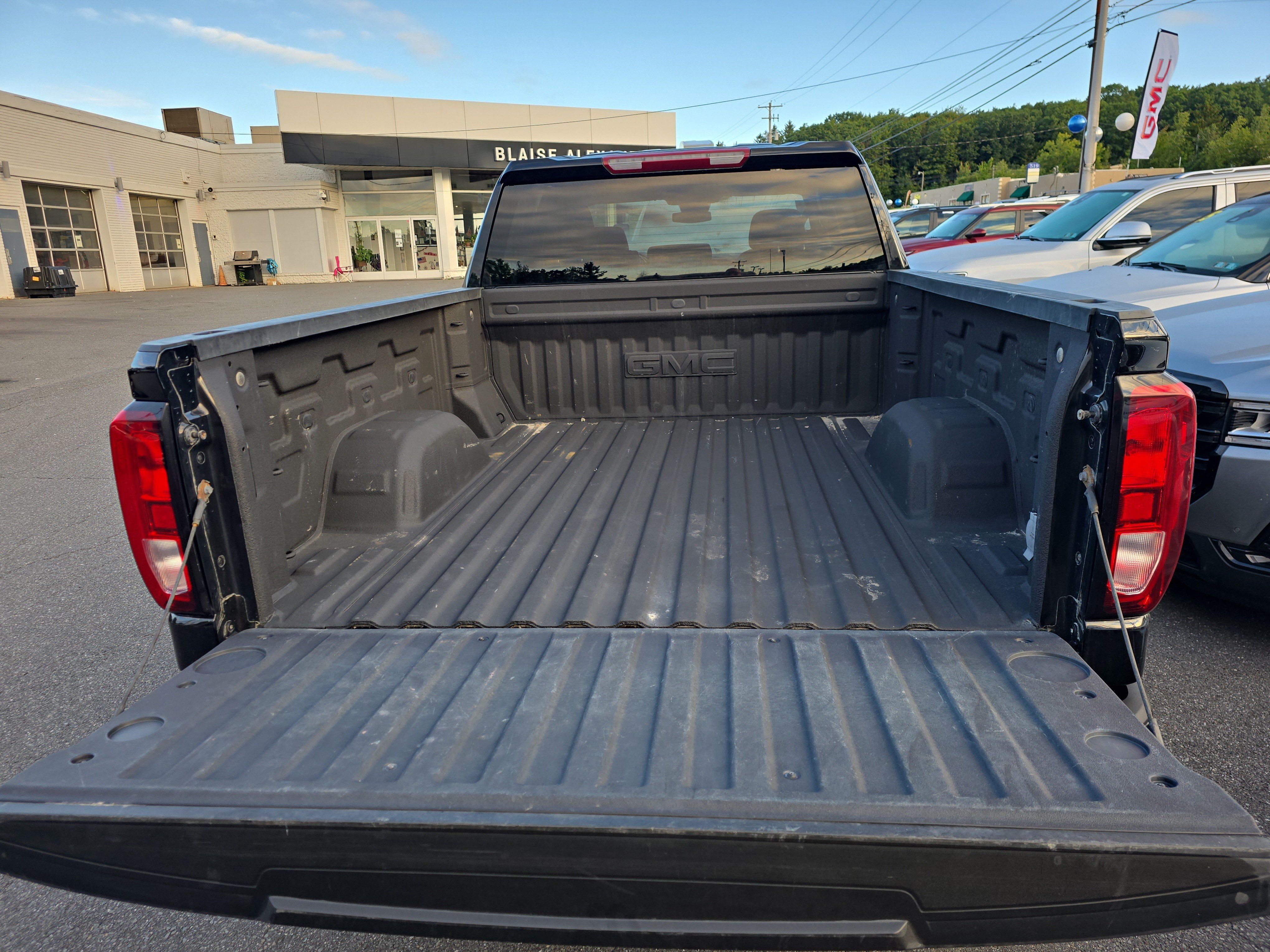 Used 2024 GMC Sierra 1500 Elevation w/ X31 Off-Road Package AWD/4WD image 6