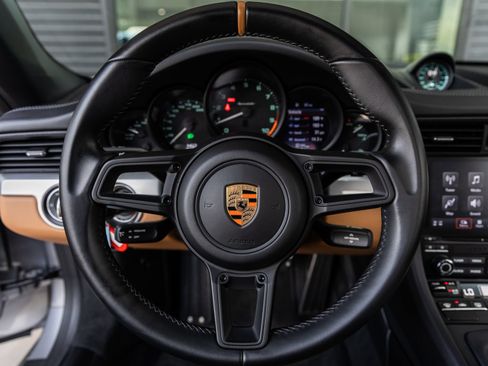 Used 2019 Porsche 911 Speedster RWD image 46