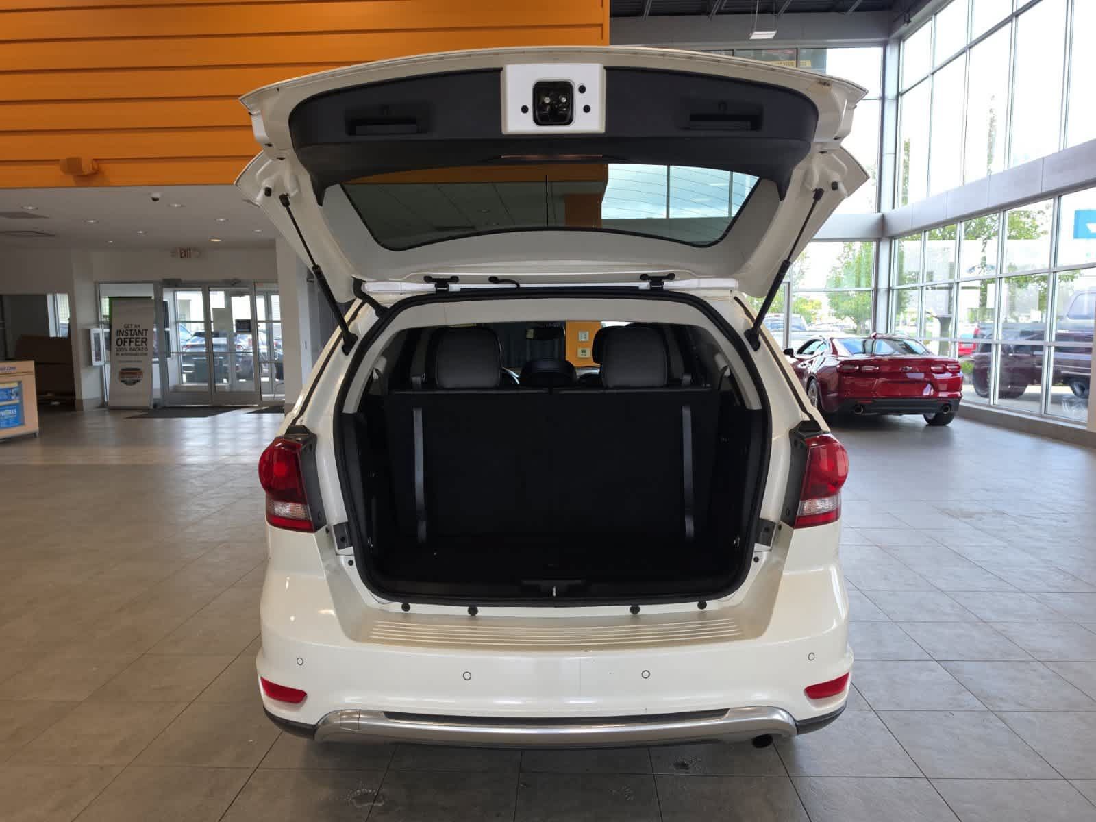 Used 2016 Dodge Journey Crossroad FWD image 9