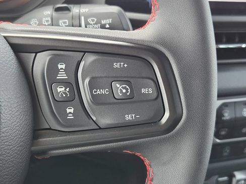 Used 2024 Jeep Wrangler Unlimited Rubicon AWD/4WD image 22
