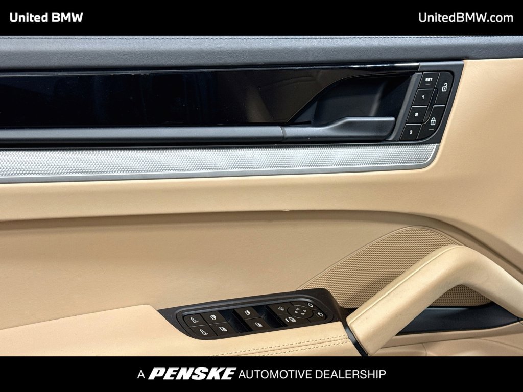 Used 2024 Porsche Cayenne S AWD/4WD image 10