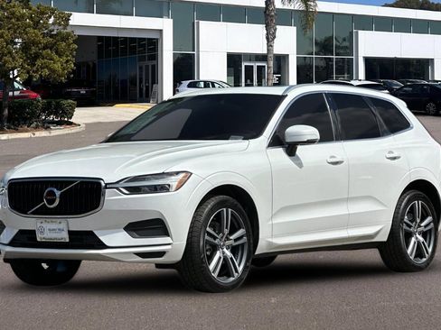 Used 2020 Volvo XC60 T5 Momentum w/ Protection Package Premier FWD image 7