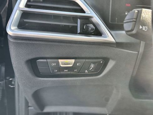 Used 2025 BMW 330i Sedan image 17