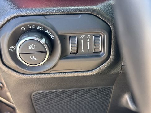 Used 2022 Jeep Gladiator Rubicon w/ Trailer Tow Package AWD/4WD image 15