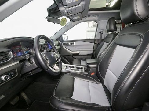 Used 2023 Ford Explorer XLT w/ Equipment Group 202A image 41