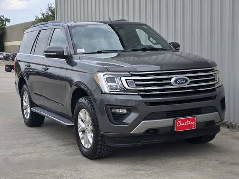 Used 2020 Ford Expedition XLT w/ Equipment Group 202A AWD/4WD image 3