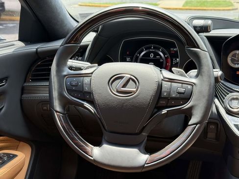 Used 2023 Lexus LS 500 AWD w/ Luxury Package image 9