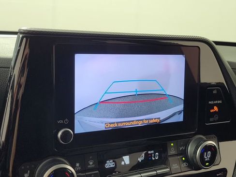Used 2024 Toyota Highlander XSE FWD image 31