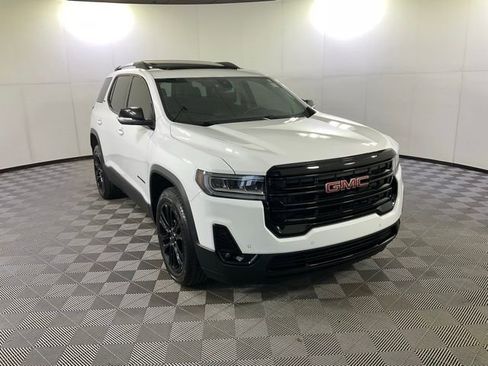 Used 2023 GMC Acadia SLT w/ Elevation Edition image 3