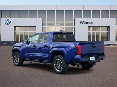 Used 2025 Toyota Tacoma TRD Sport w/ TRD Sport Upgrade Package AWD/4WD image 3