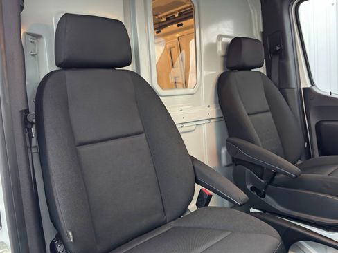 Used 2021 Mercedes-Benz Sprinter 2500 w/ Driver Convenience Package image 26